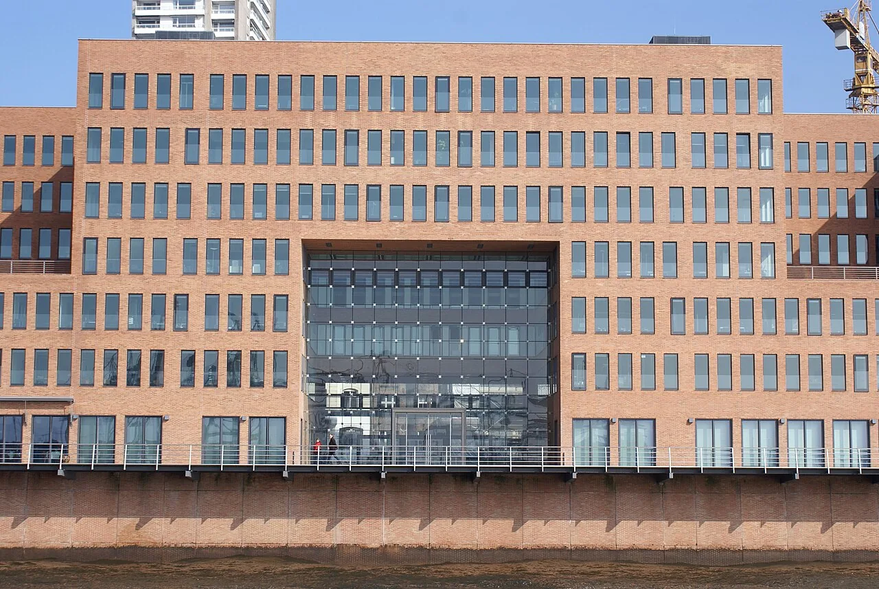 Musikalische Hafenrundfahrt durch den Hamburger Hafen
